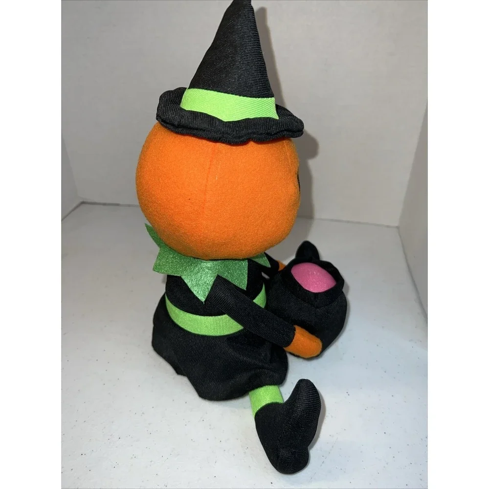 Hyde & Eek! Target Halloween Animated Stirring Pumpkin Witch Motion Plush NWT